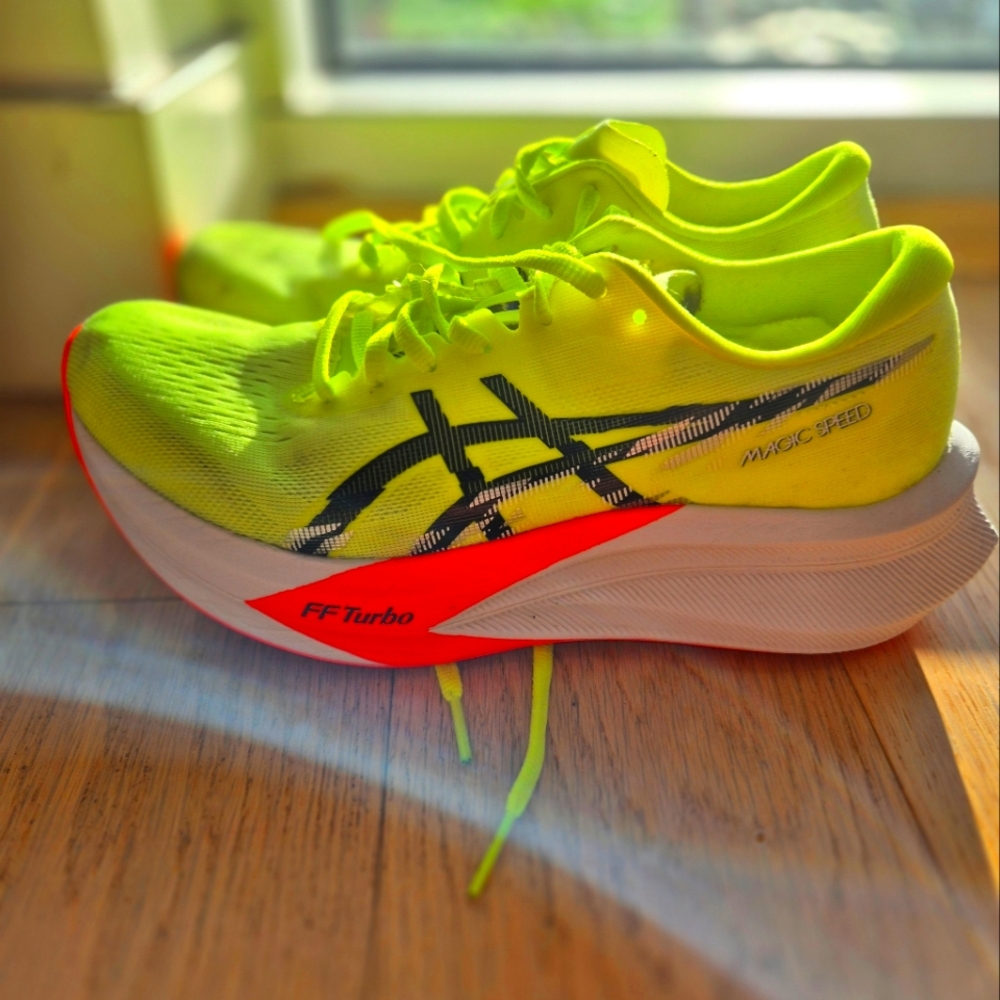 Asics Magic Speed 4 (W 7.5)